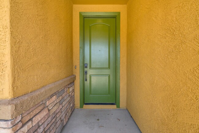 Building Photo - Amazing 4BR 2.5BA Home w/ 3-Car Tandem Garage • Pool Access • Yard w/ Fire Pit in Saguaro Trails