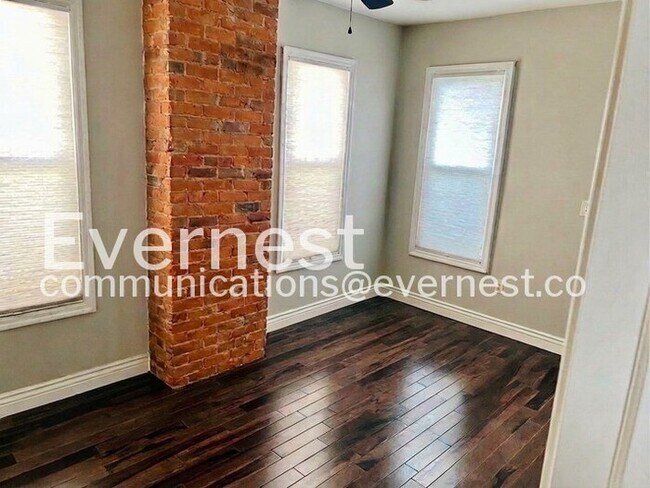 Building Photo - 112 Hanford St