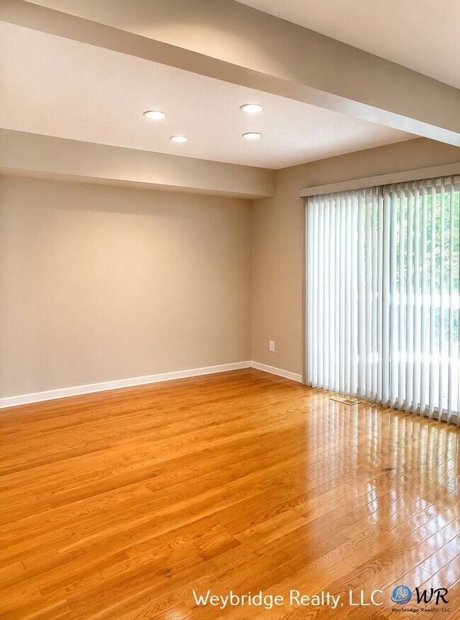 Building Photo - 9821 Timbers Dr