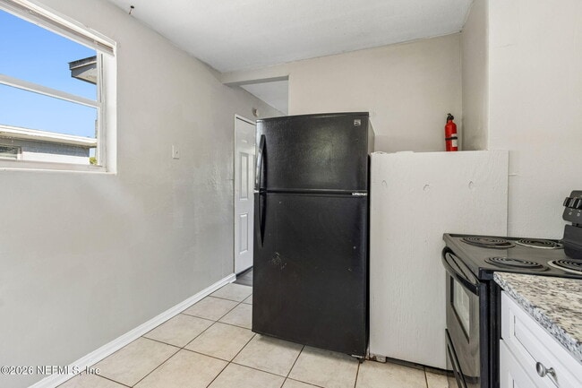 Building Photo - 1104 W 29th St