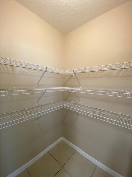 Building Photo - 2720 NE 46th Ave