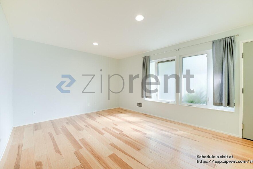 Building Photo - 1601 South Main St