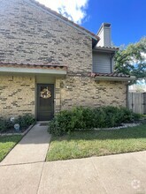 Building Photo - 14800 Enterprise Dr