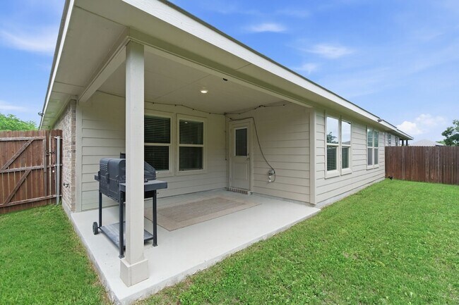 Building Photo - 16308 Caledonia Ct