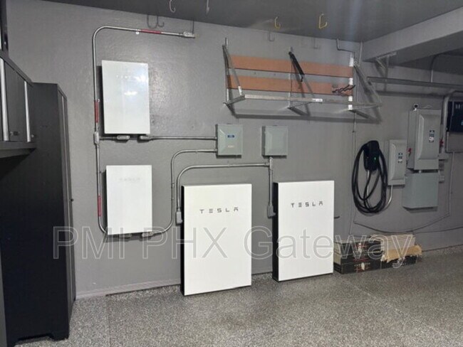 Building Photo - 1891 E Oasis Dr