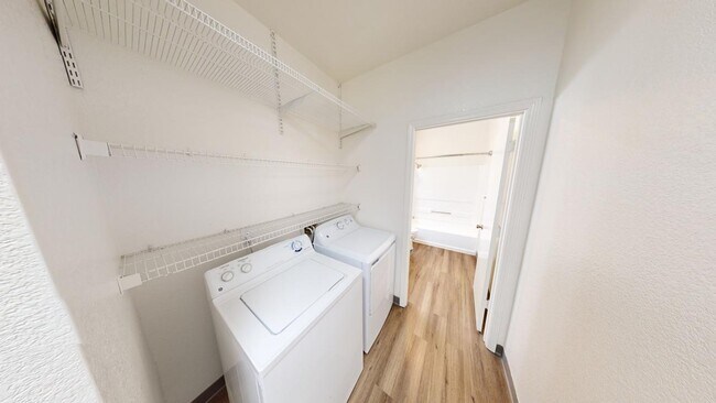 Laundry - Copper Hill Apartments