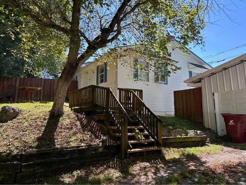 Building Photo - 2819 McKinley Rd