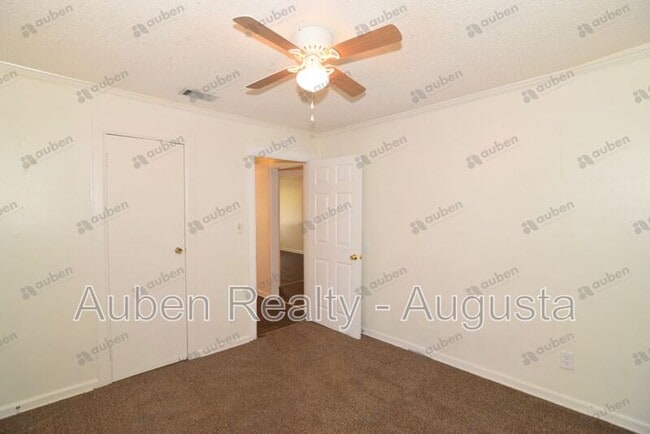 Building Photo - 2165 1/2 Telfair Street