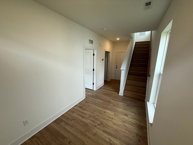 Building Photo - 15330 Oasis Sun Aly