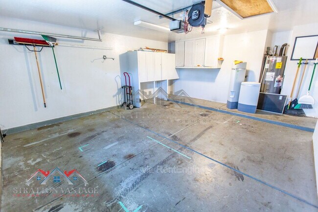 Building Photo - 2334 E Longhorn Pl