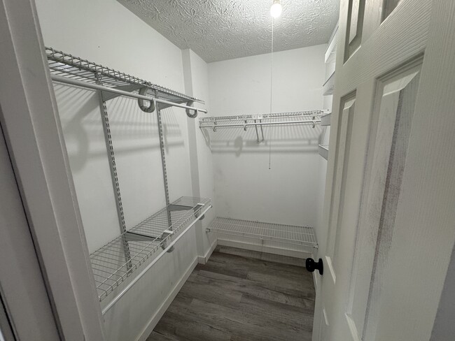 Building Photo - 5585 Hecate Ct