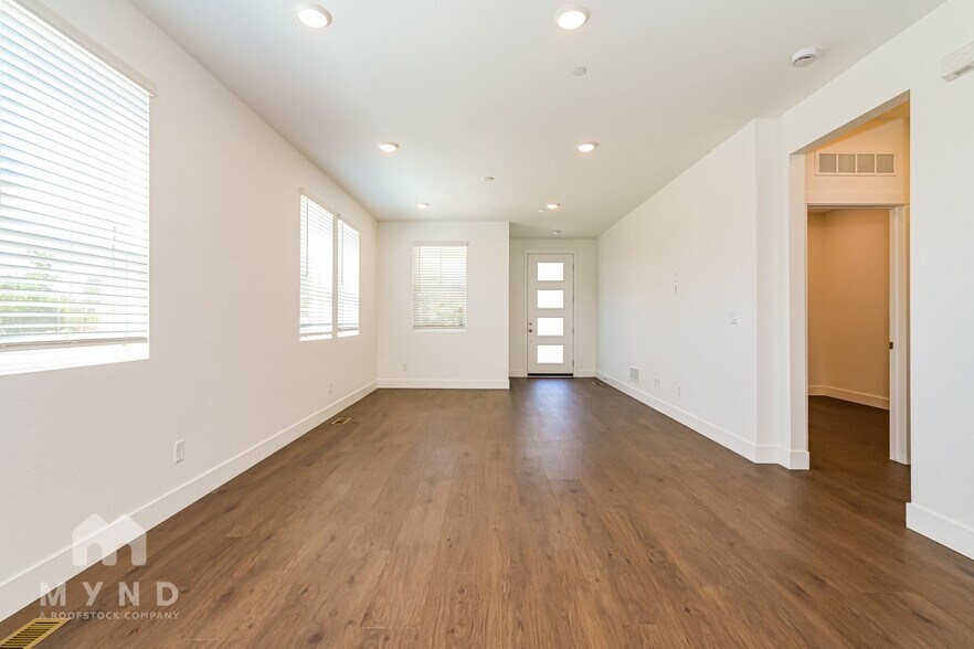Building Photo - 2677 W 69th Dr
