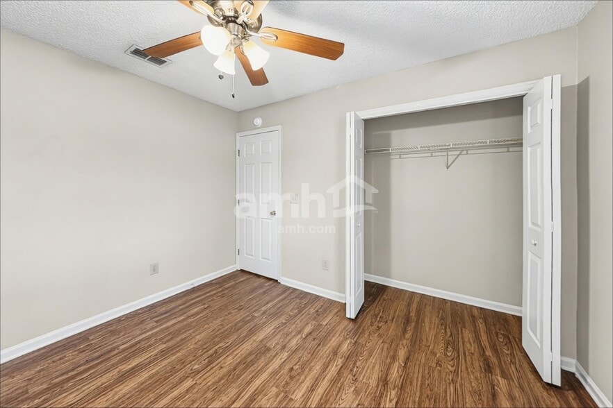 Building Photo - 1819 Harbor Island Dr