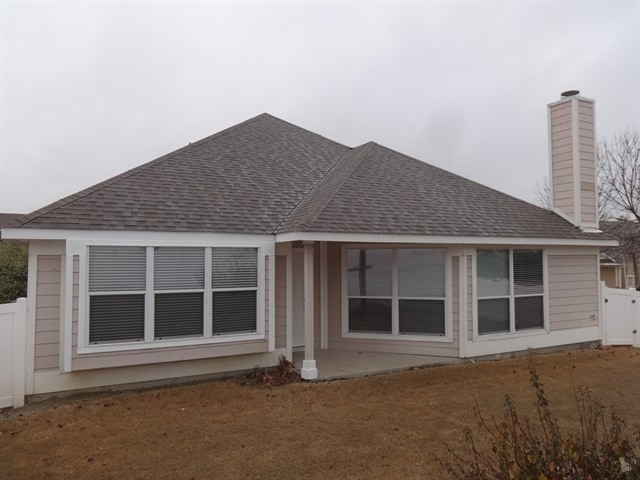 Building Photo - 2506 Parkview Dr