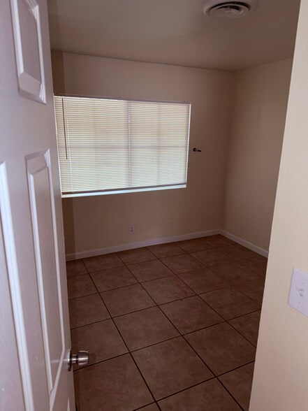 Building Photo - 5925 Marka Dr