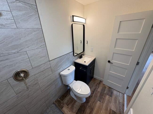 Building Photo - 1133 N Almon St