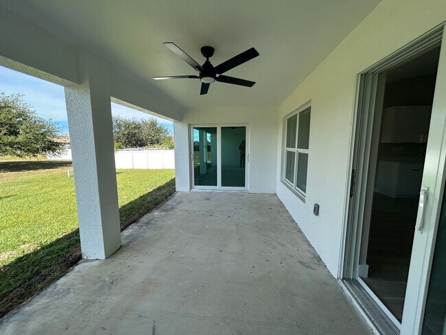 Building Photo - 2106 Nelson Rd N