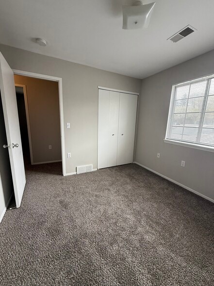 Building Photo - 1256 Oxford Manor Ct