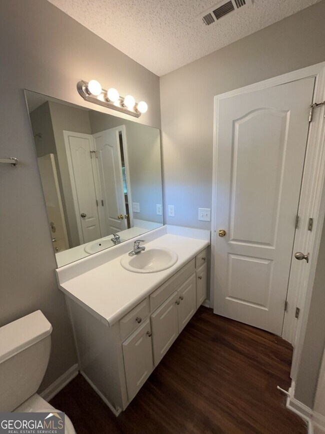 Building Photo - 1302 Manning Way