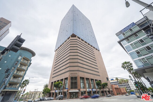 Building Photo - 1100 Wilshire Blvd