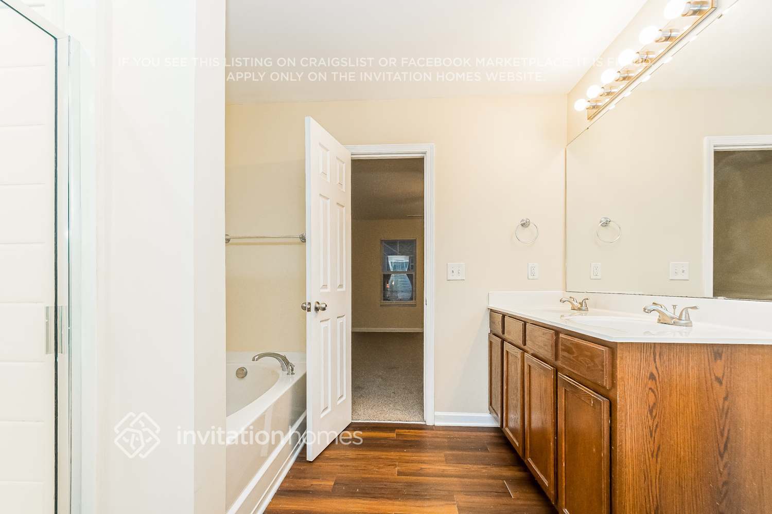 Building Photo - 120 Woodcreek Ln