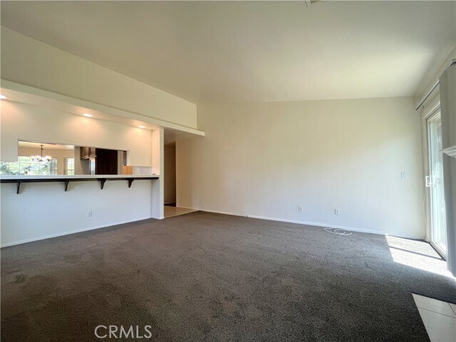 Building Photo - 860 Maple Ave