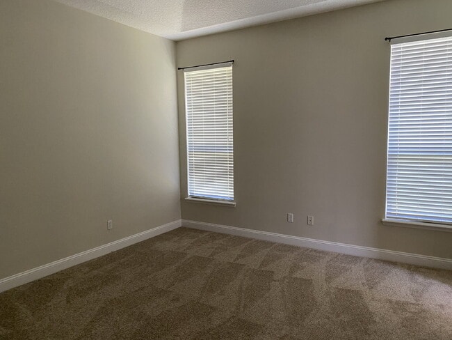 Building Photo - 9533 Maidstone Mill Dr W