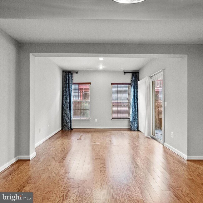Building Photo - 5006 Grimm Dr