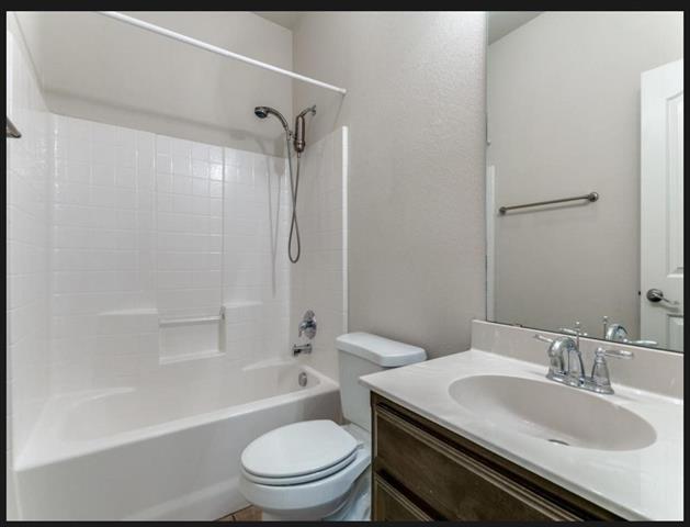 Building Photo - 10924 Braemoor Dr
