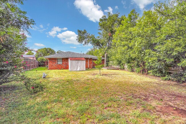 Building Photo - Great house located in Woodland Hills!!