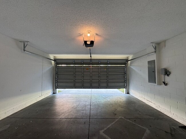 Building Photo - Spacious 4-Bedroom Home with 3 Full Baths in Whispering Trails – Pet Friendly!