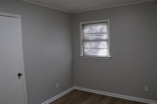 Building Photo - 205 Empire Rd