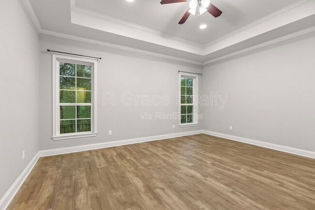 Building Photo - 19 N Shore Cir