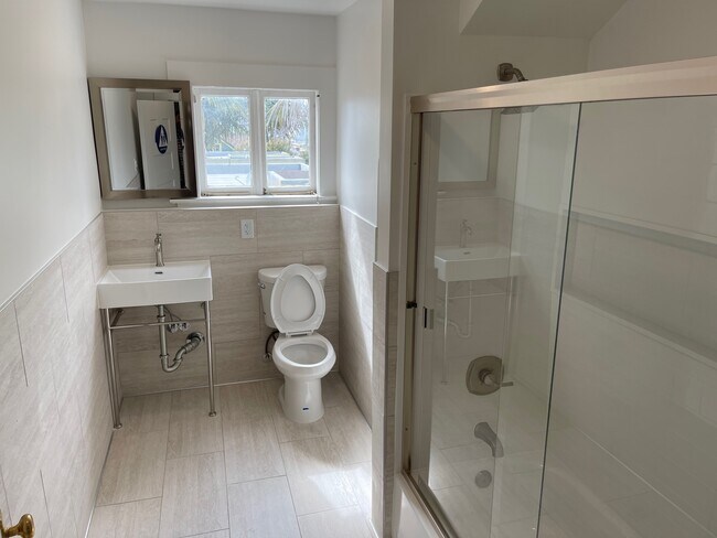 Bathroom - 2456 Broadway