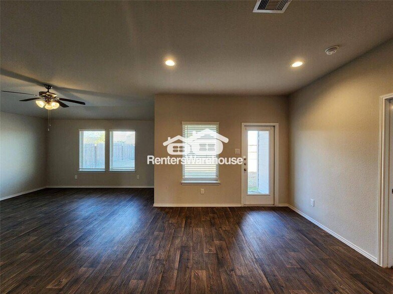 Building Photo - 18277 Eaton Mill Dr
