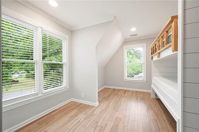 Building Photo - 2356 Pinkney Dr