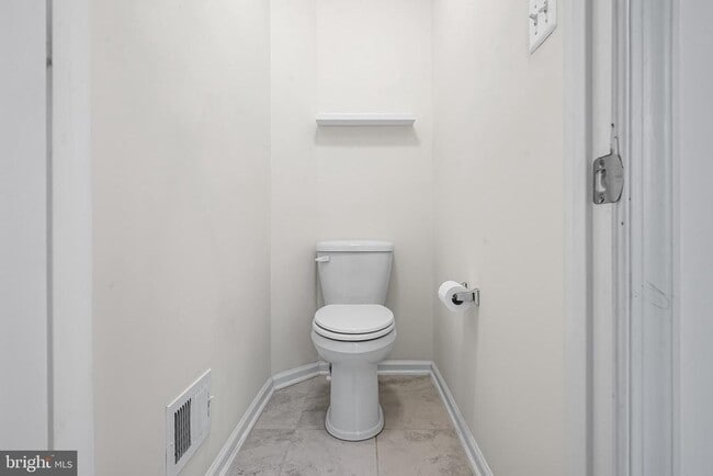 Building Photo - 644 Shore Forest Dr