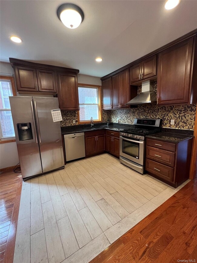 Building Photo - 84-17 Cuthbert Rd