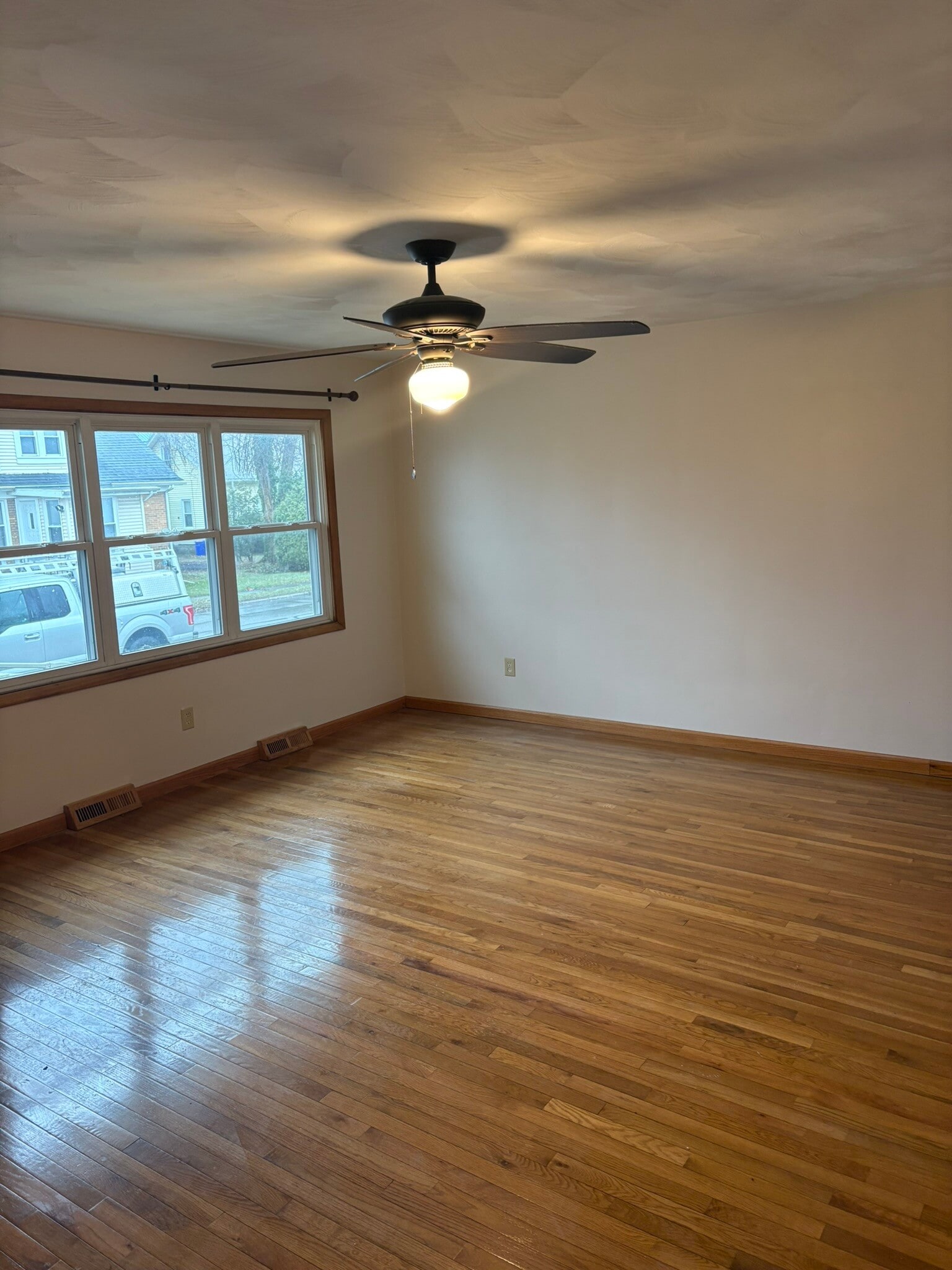 Building Photo - 3815 Dexter Ave