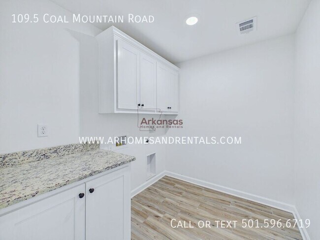 Building Photo - 109.5 Coal Mountain Rd