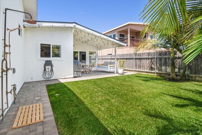 Building Photo - Long Term Unfurnished Rental available a f...