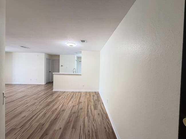 Building Photo - Condo for rent on SANDLAKE PRIVATE RESIDENCES