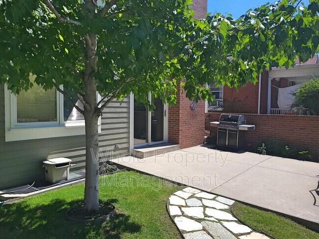 Building Photo - 434 Emerson St