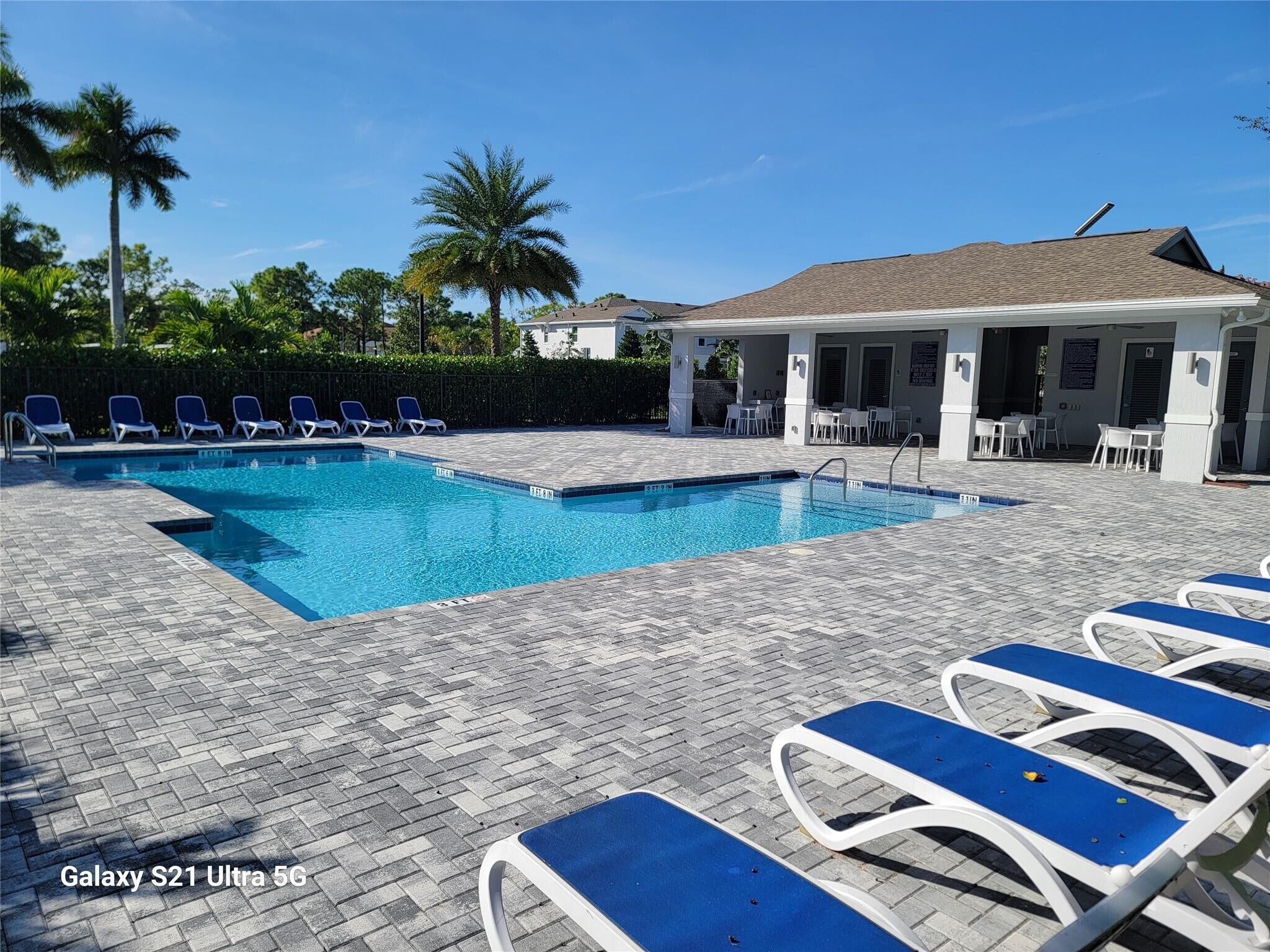 Building Photo - 4518 Dow Ln