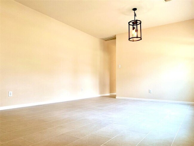 Building Photo - 6222 Settlers Lake Cir E