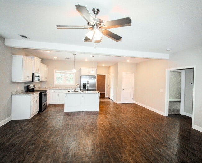 Building Photo - 605 Sugar Maple Dr