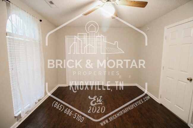 Building Photo - 1006 Davinci Ln