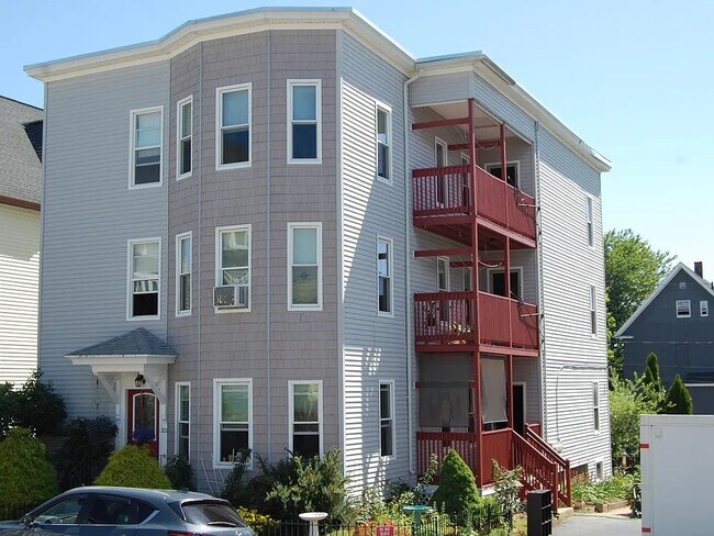 Building Photo - 201 Cartier St