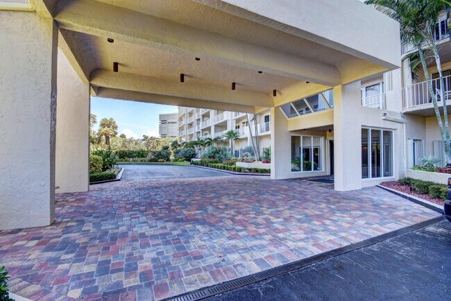 Building Photo - 4301 N Ocean Blvd