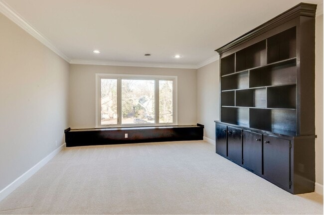 Building Photo - Spacious Green Hills Retreat | 3–4BR, 3BA ...